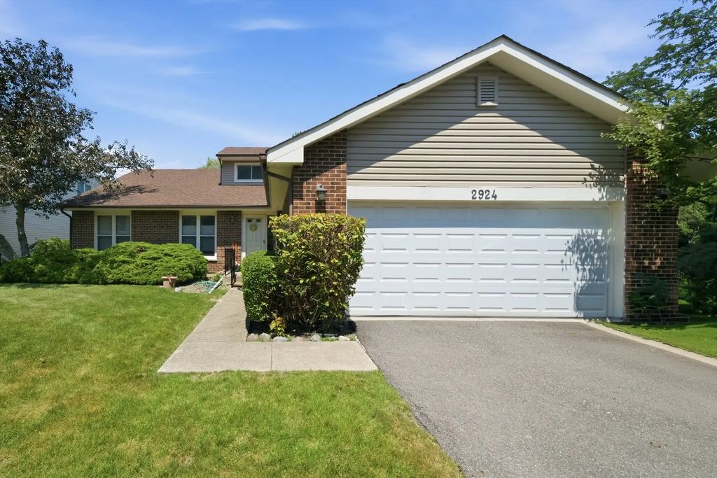 2924 Acorn Lane, Northbrook