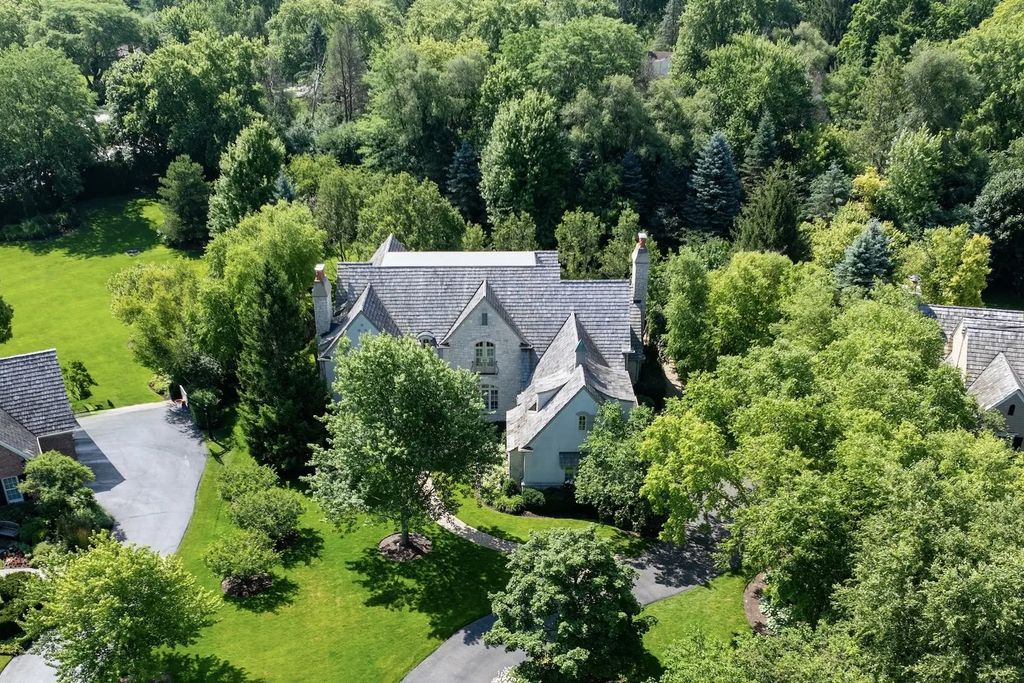 1871 W Salisbury Lane, Lake Forest