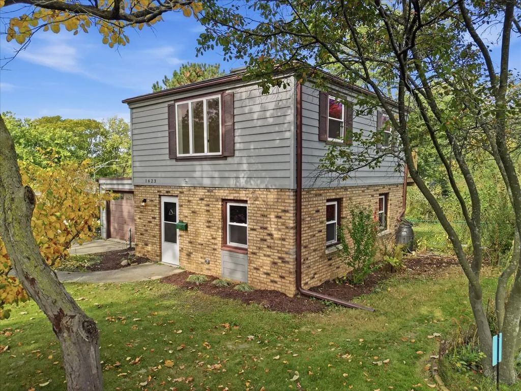 1623 Sawyer Avenue, Wheaton