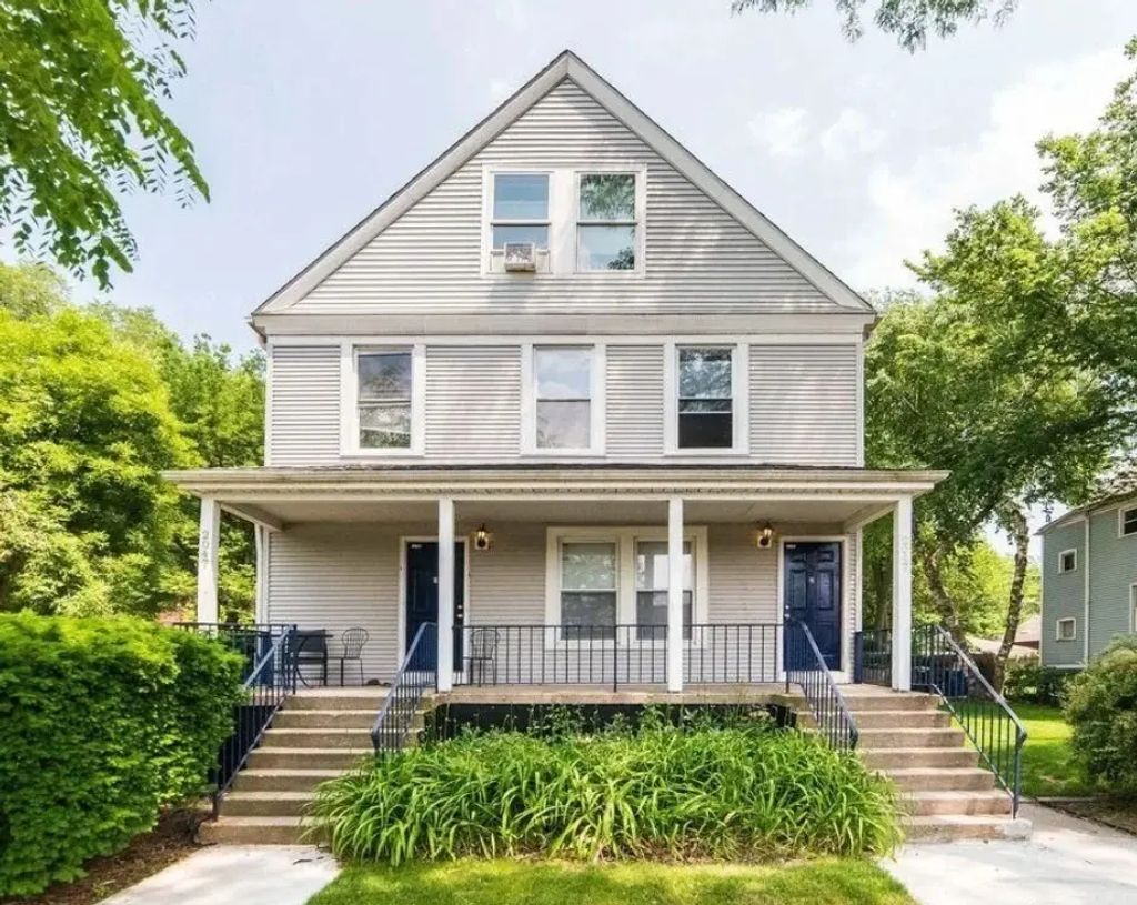 2047 Asbury Avenue, Evanston