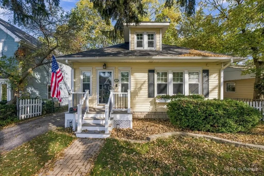 143 N Hager Avenue, Barrington