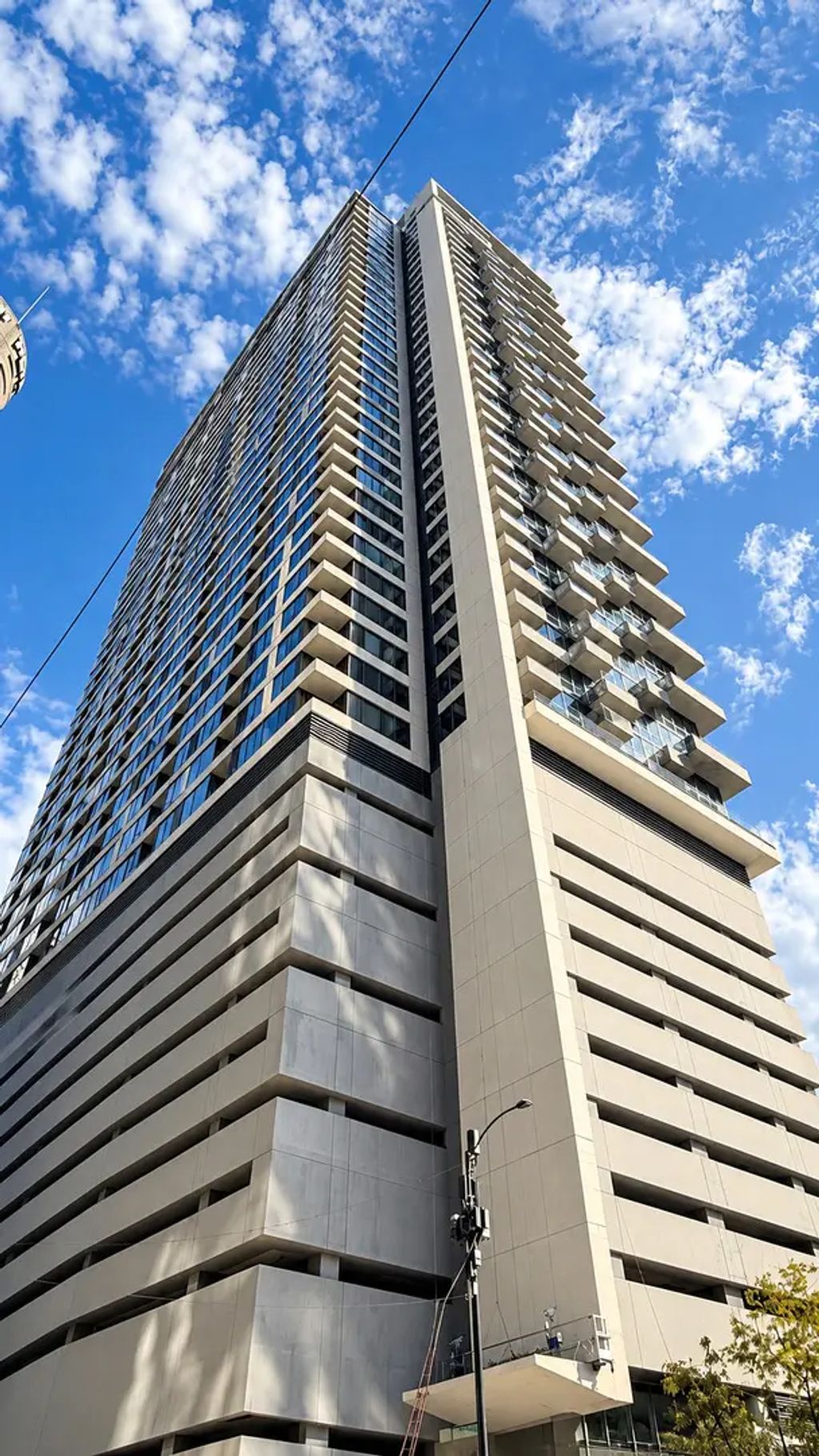 235 W Van Buren Street 3911, Chicago