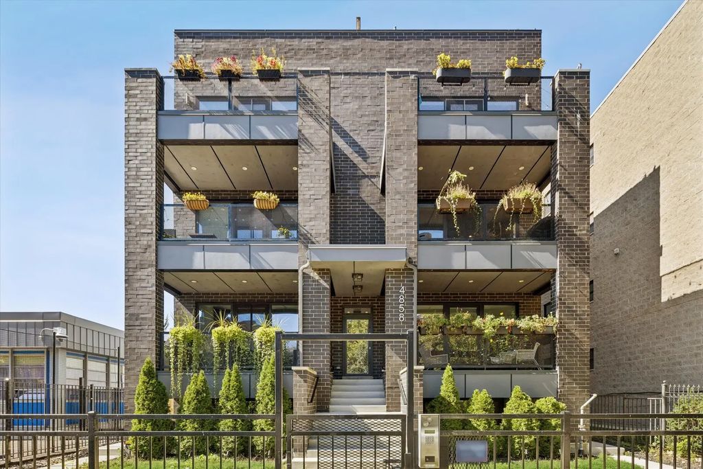 4858 N Kenmore Avenue 2n, Chicago