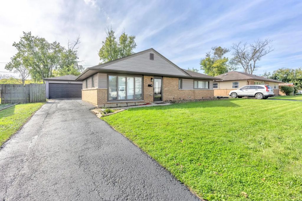 167 N Shabbona Drive, Park Forest