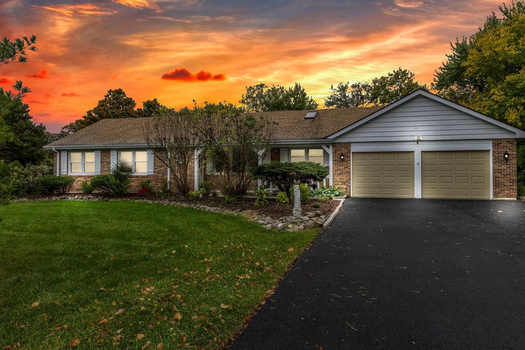 6 Lagoon Drive, Hawthorn Woods