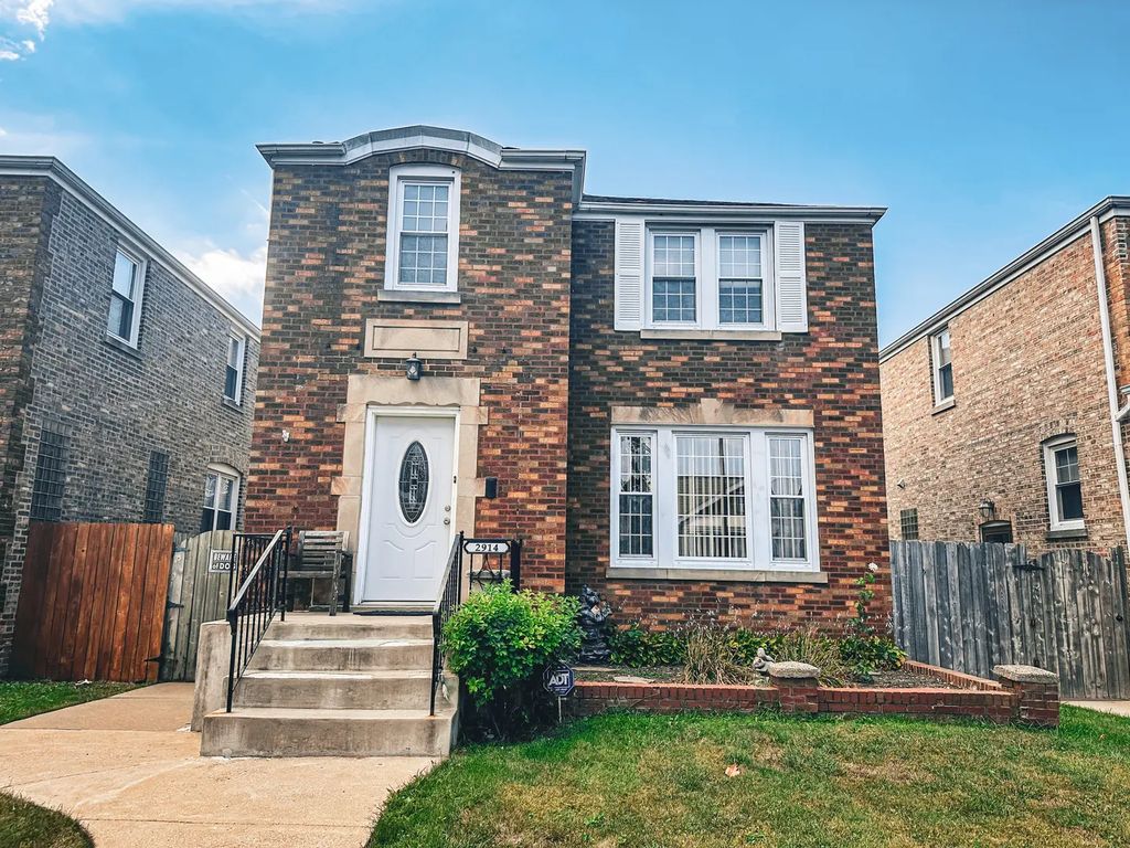 2914 N Neva Avenue, Chicago