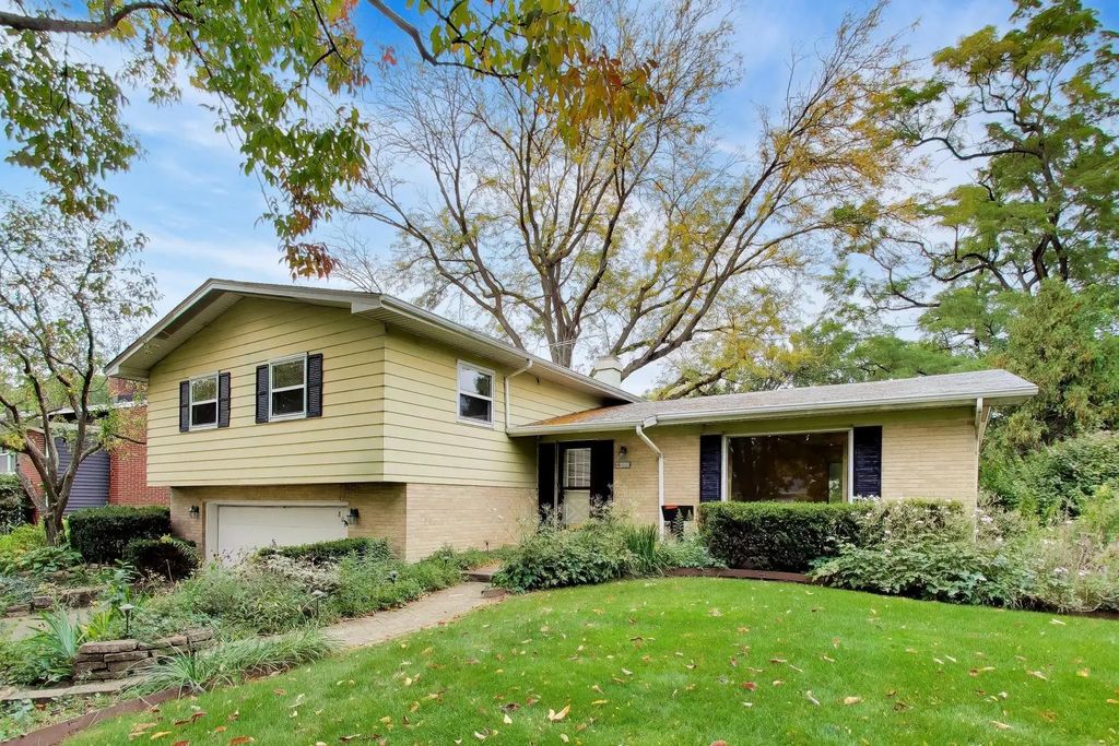 806 Kimberly Way, Lisle