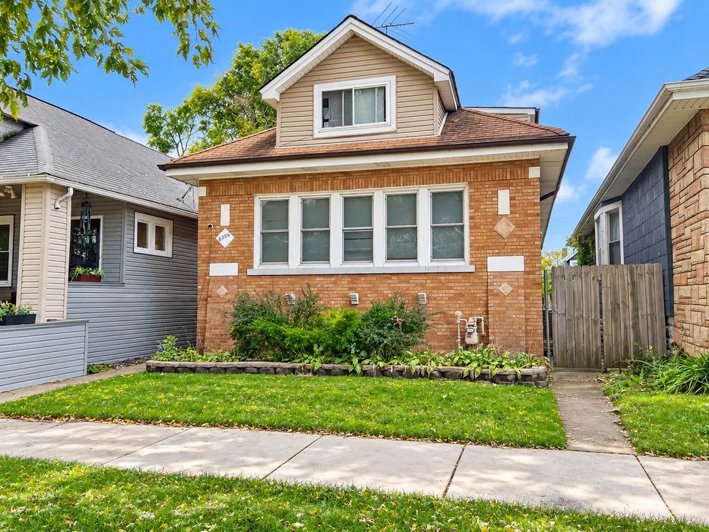 8208 S Avalon Avenue, Chicago