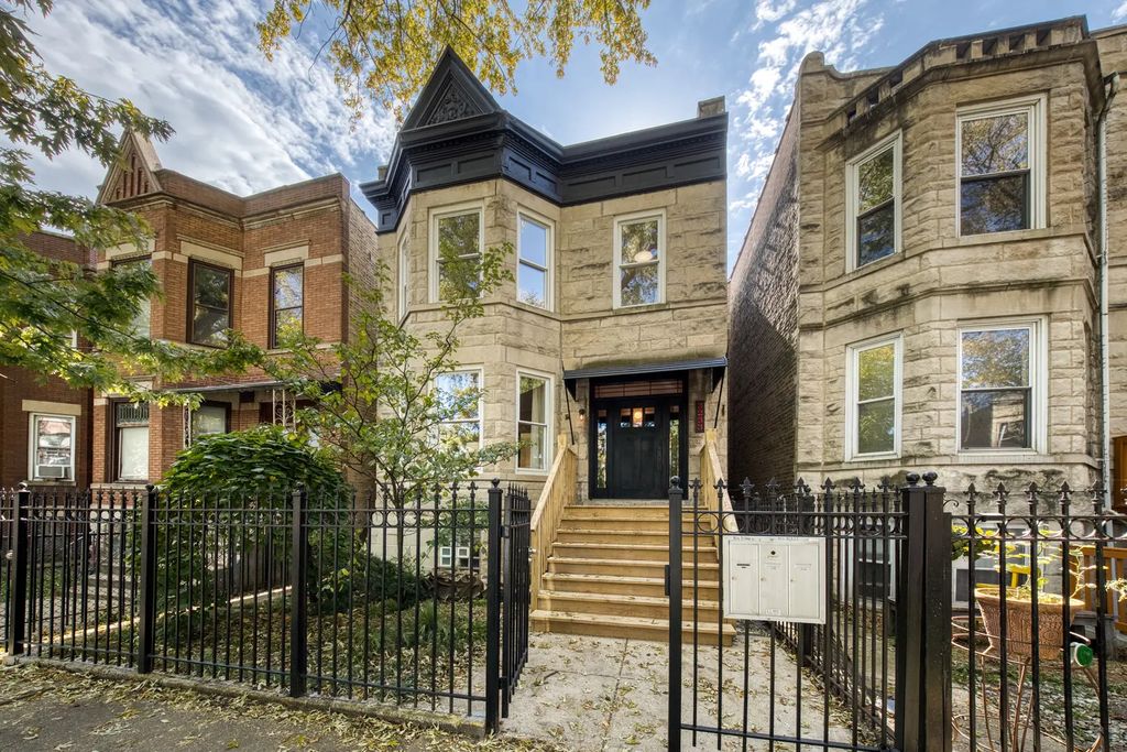 3233 W Le Moyne Street, Chicago