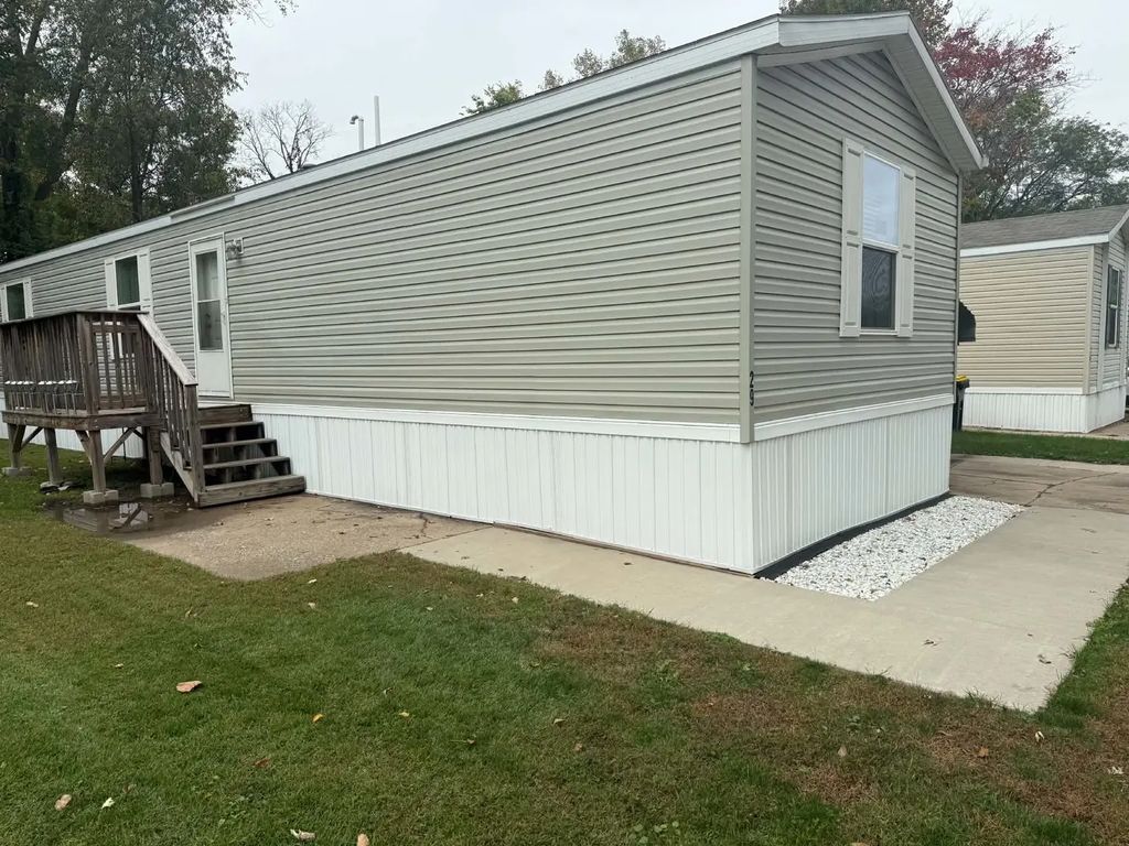 2300 79th Avenue W 29, Rock Island