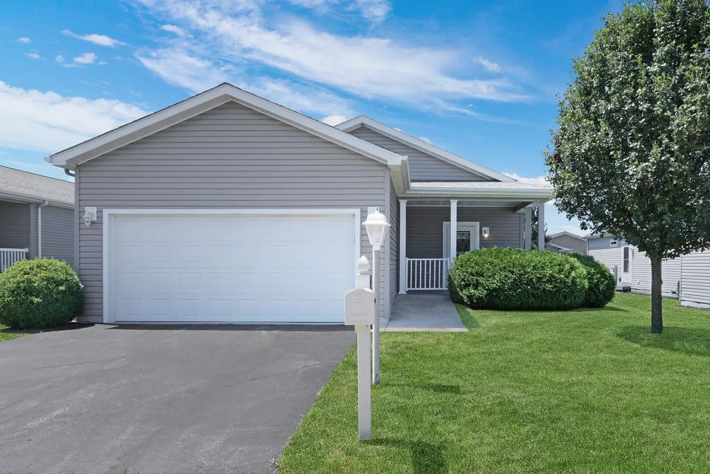 1810 Blue Ribbon Lane, Grayslake
