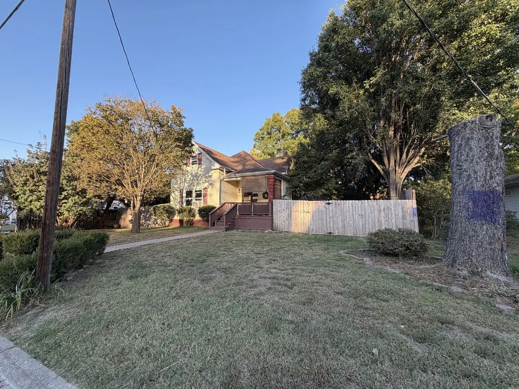 504 Madison Street, Benton