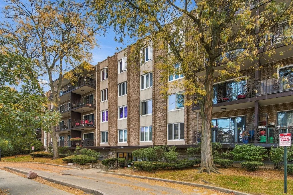 5501 Lincoln Avenue 206, Morton Grove
