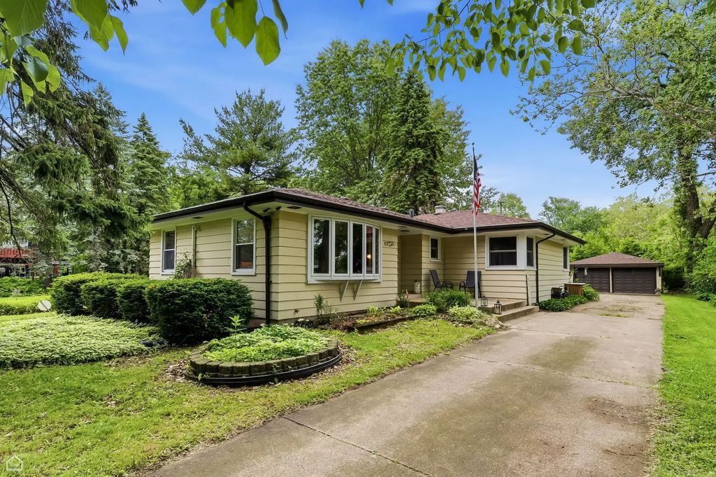 14721 Lakeside Avenue, Dolton