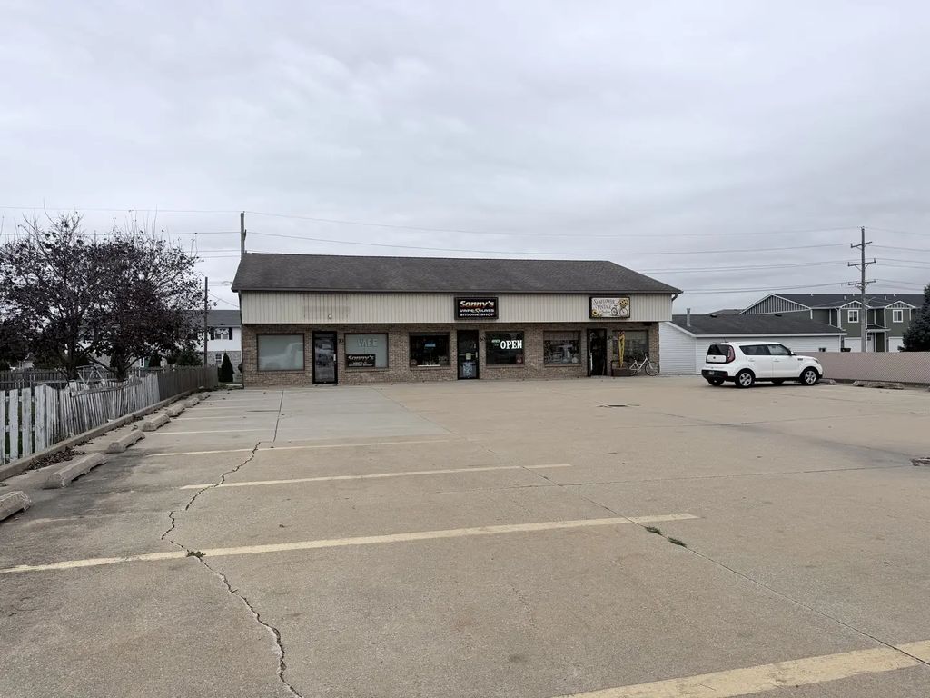 58 N Locust Street, Manteno