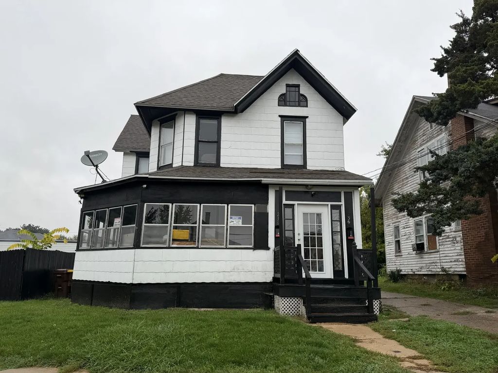 236 W Broadway, Freeport