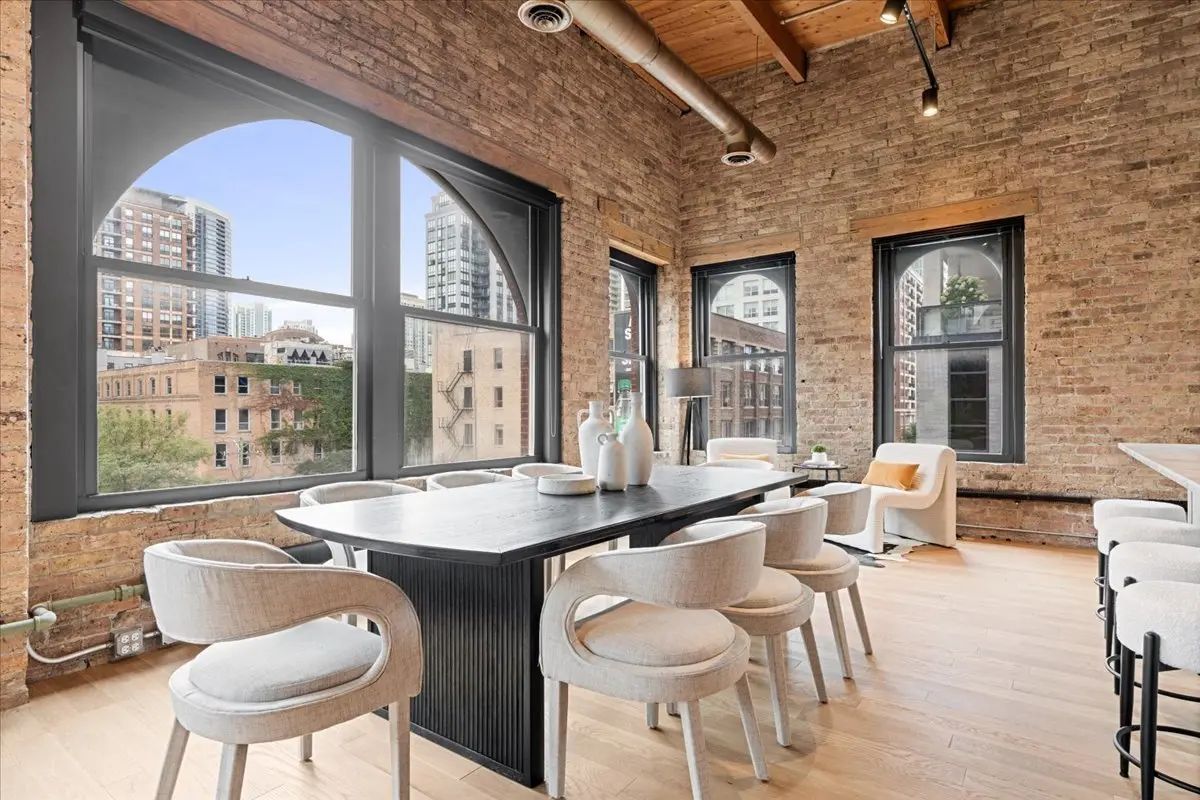 368 Contect 368 W Huron Street 4s, Chicago Property Listing: MLS® #12786570