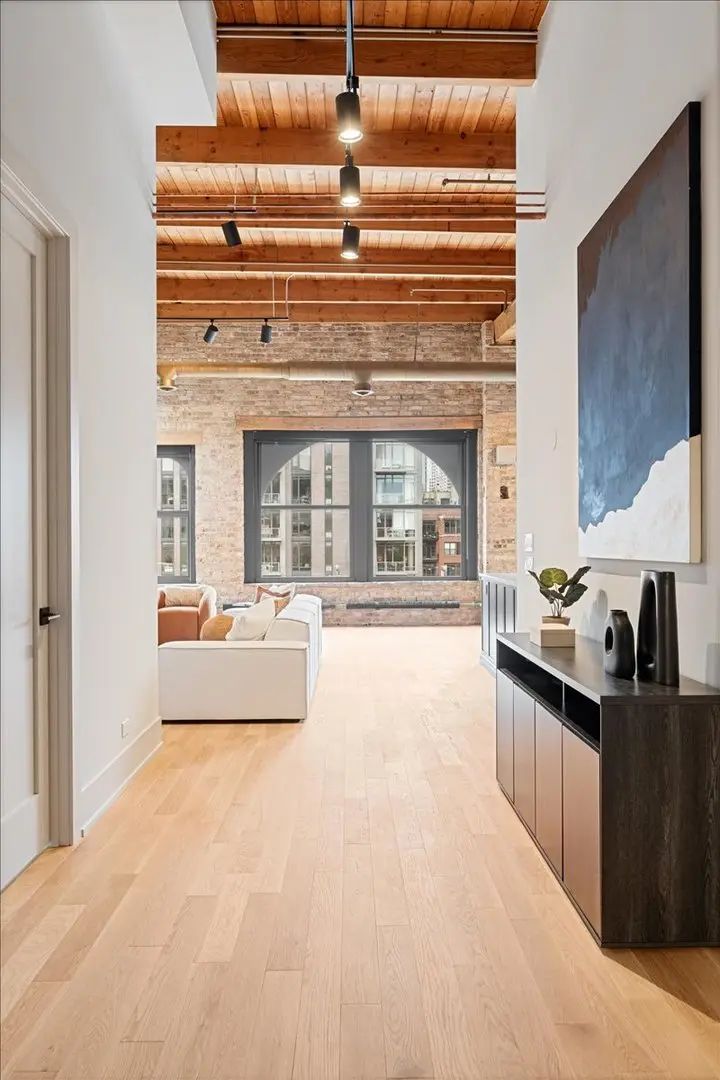 368 Contect 368 W Huron Street 4s, Chicago Property Listing: MLS® #12786570