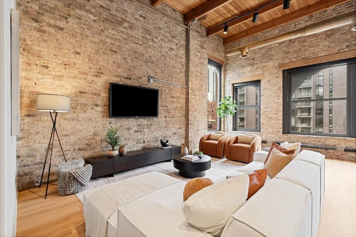 368 Contect 368 W Huron Street 4s, Chicago Property Listing: MLS® #12786570