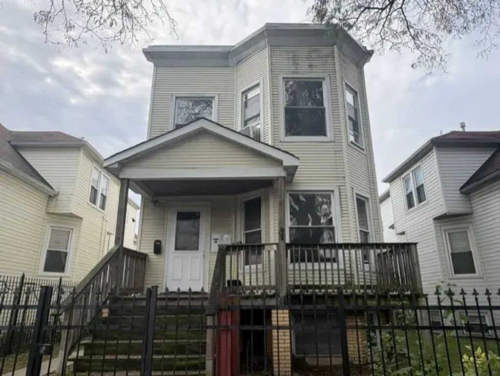 4925 W Montana Street, Chicago
