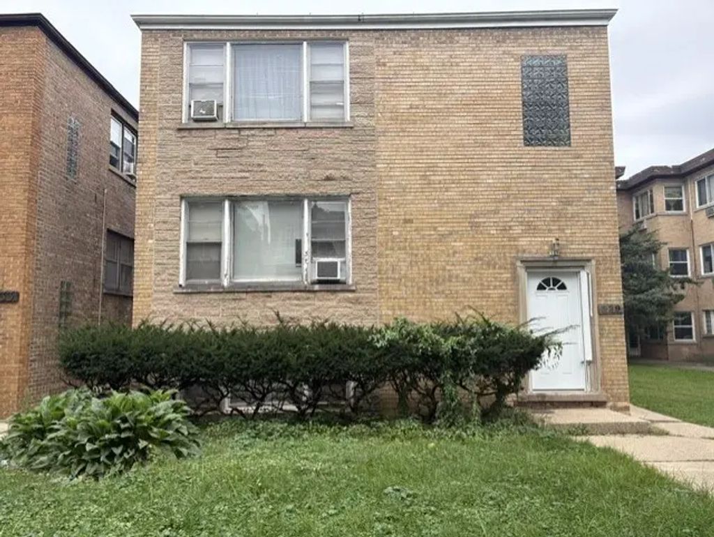 329 Custer Avenue, Evanston