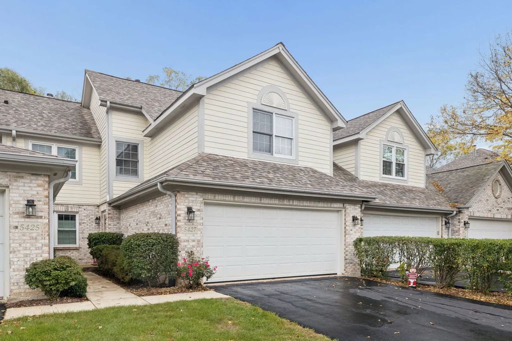 5427 Ashbrook Place, Downers Grove