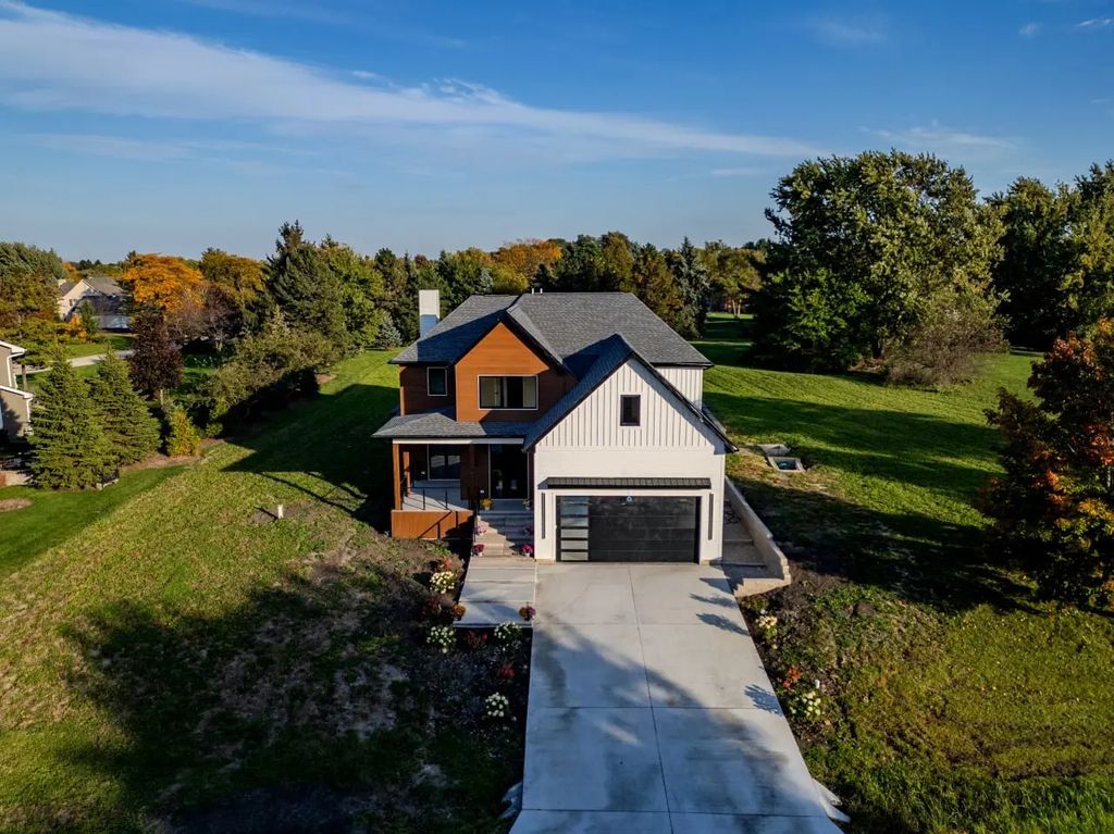 178 Meadowlark Drive, Hawthorn Woods