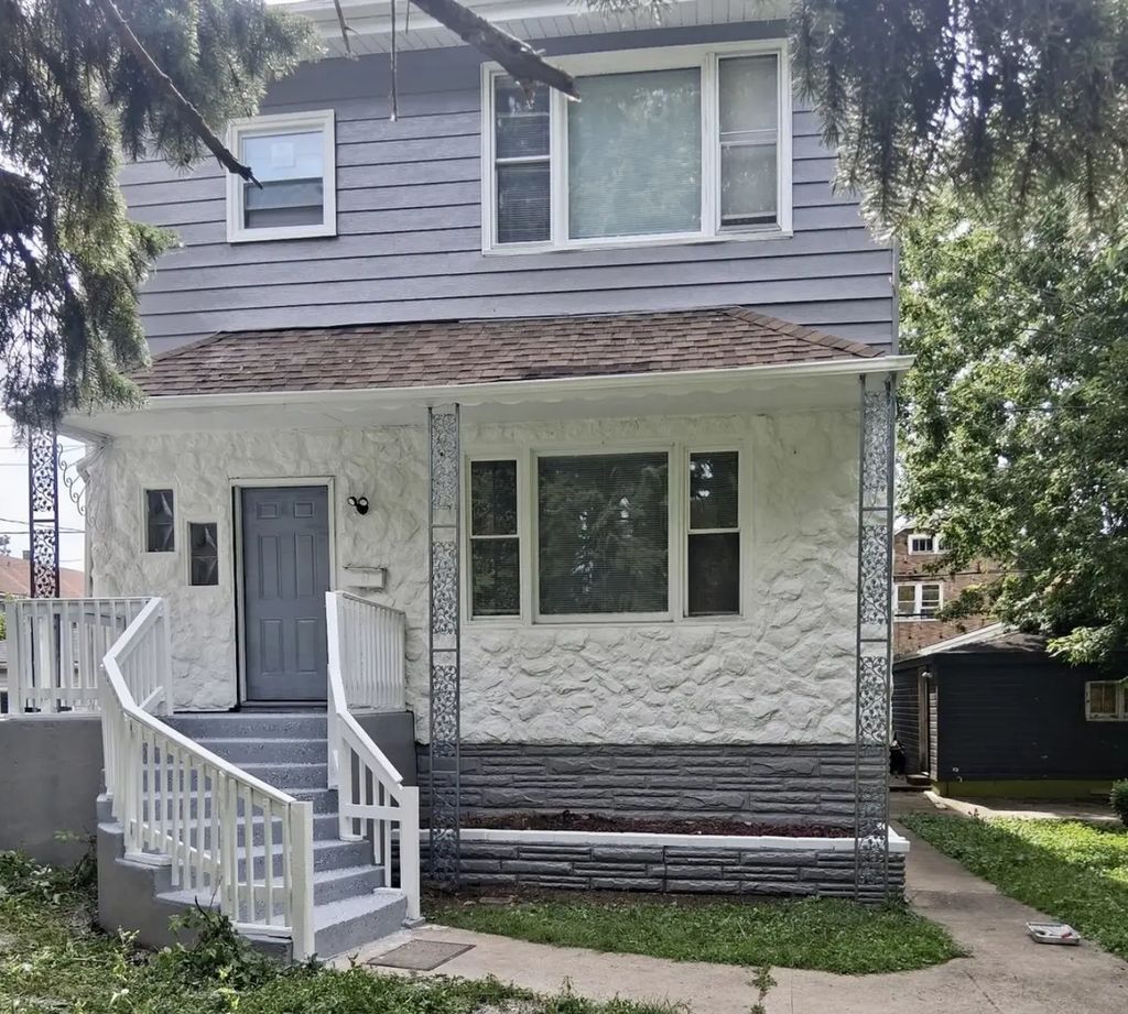 8518 S Muskegon Avenue, Chicago