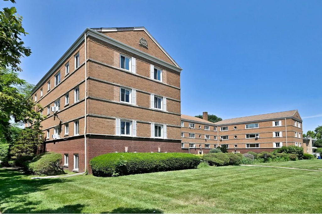 1112 N Harlem Avenue 1, River Forest
