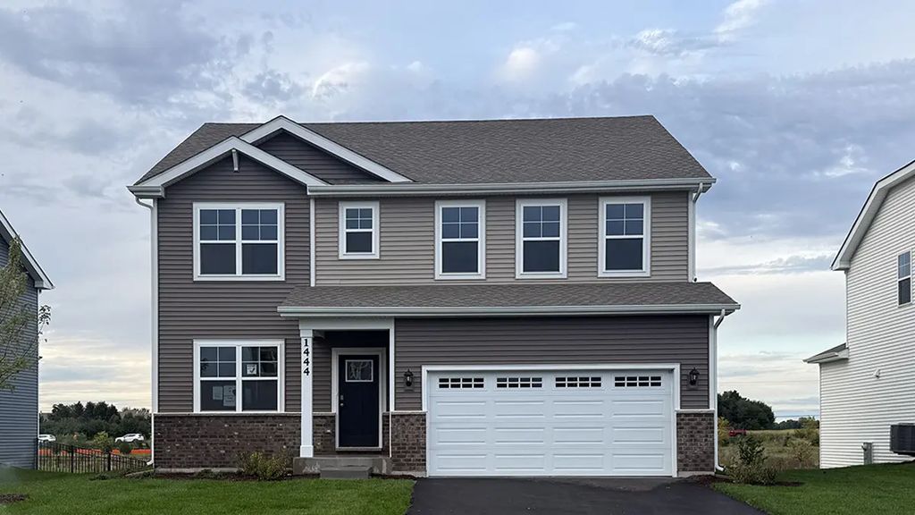 1444 Vintage Drive, Oswego