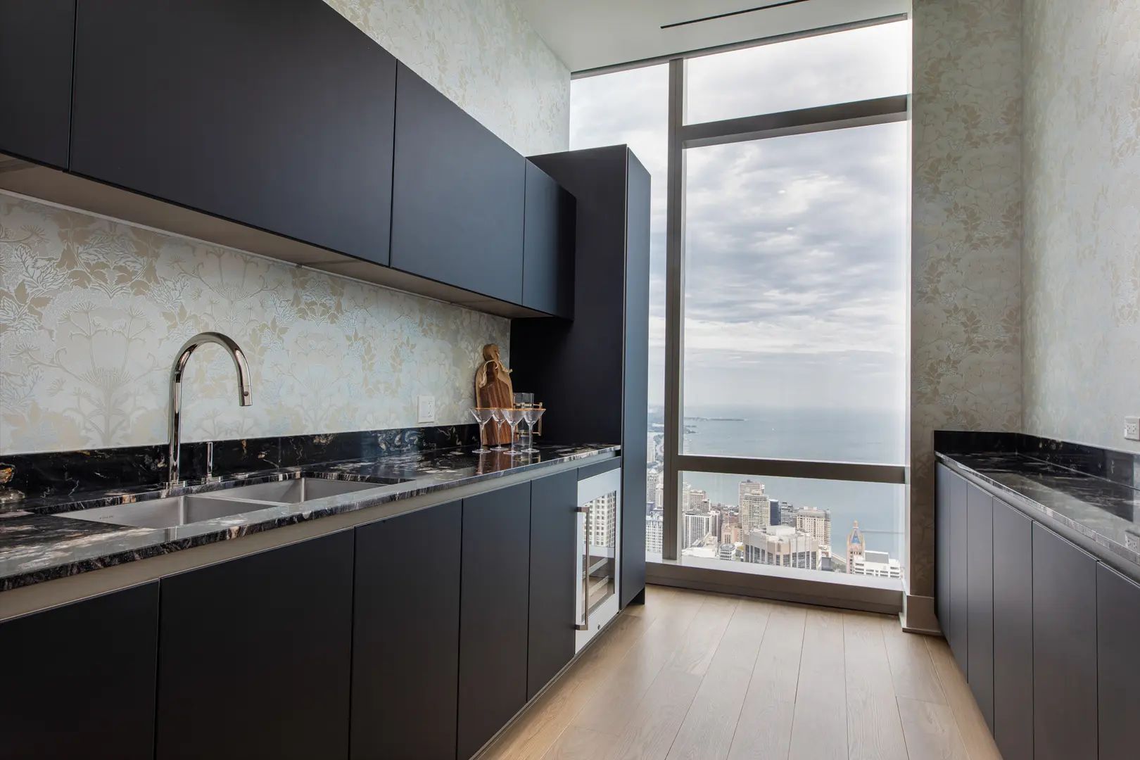 363 E Wacker Drive 7701, Chicago Property Listing: MLS® #12788245