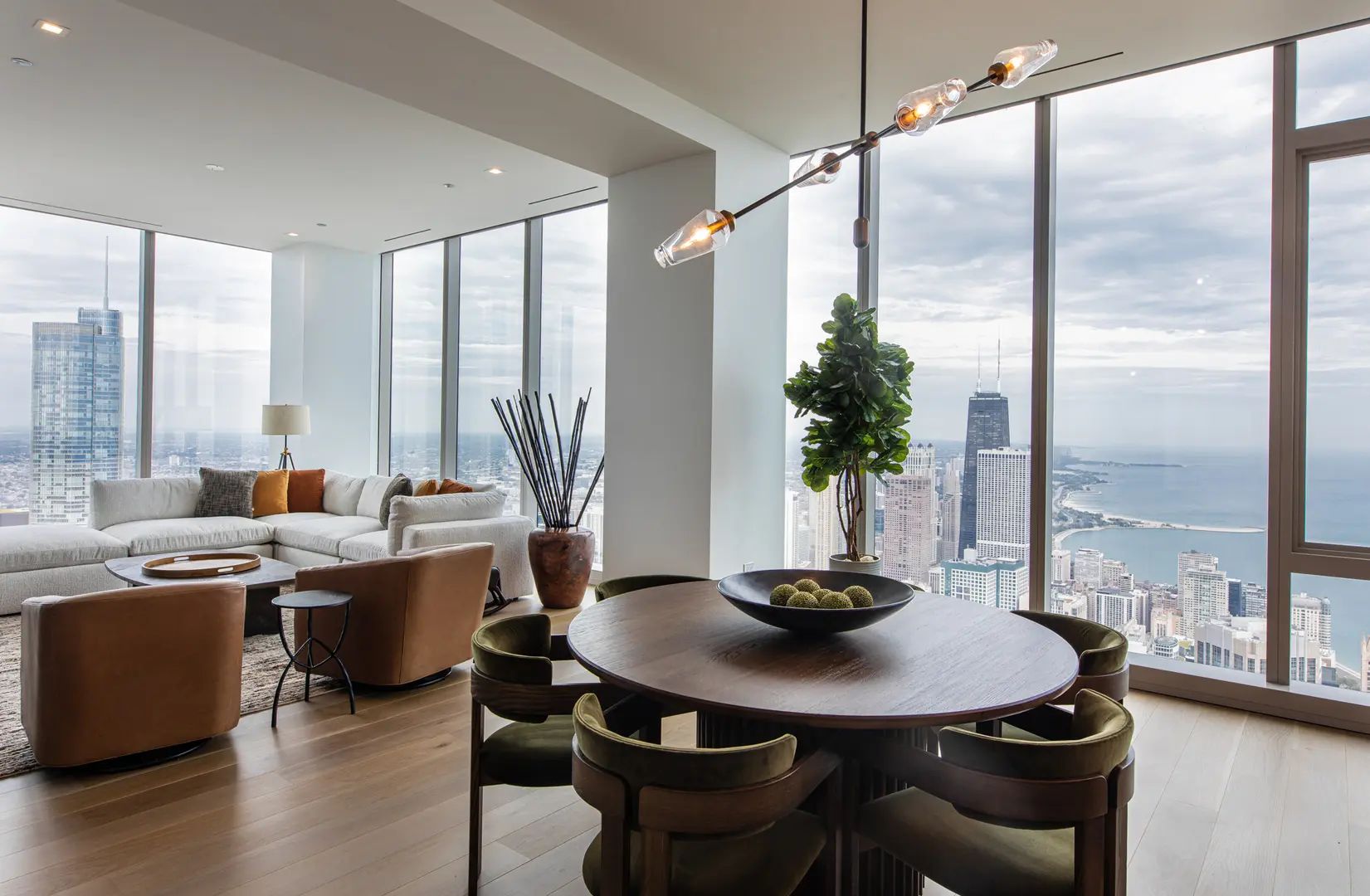 363 E Wacker Drive 7701, Chicago Property Listing: MLS® #12788245