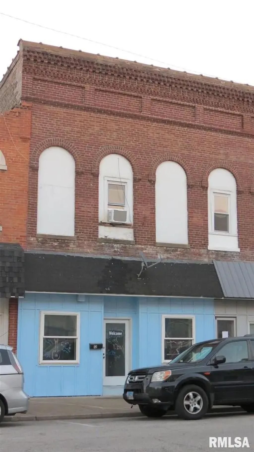 12 N Division Street, Duquoin