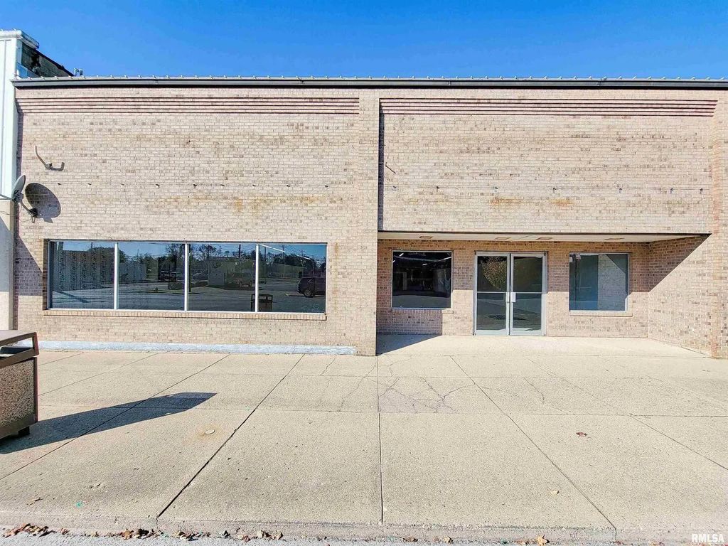 128 W North Avenue, Flora
