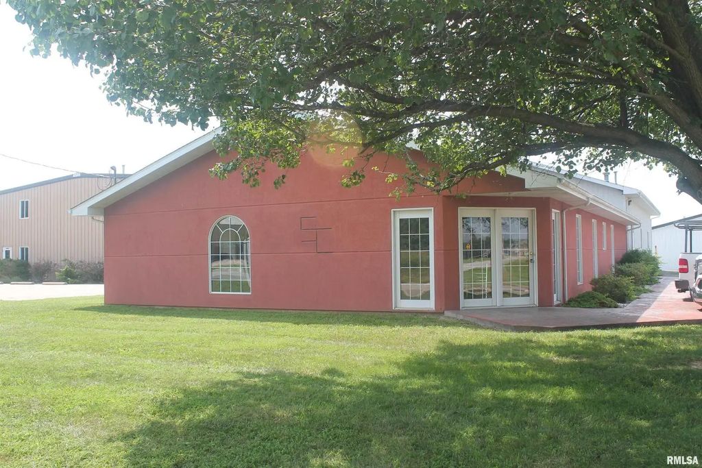 1300 N Reed Station Road, Carbondale