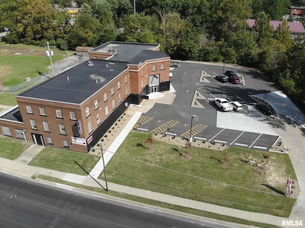 1051 S Wall Street, Carbondale