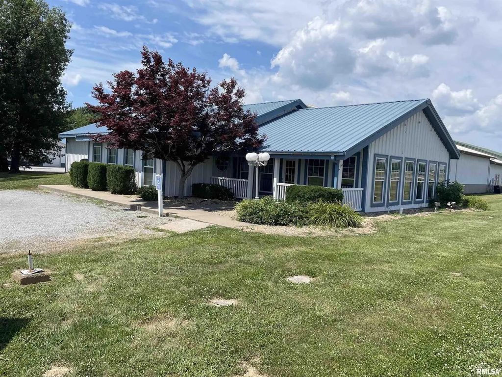 1808 Clark Street, Carterville