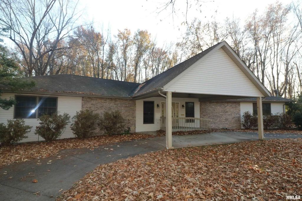 200 E Diaz Street, Herrin