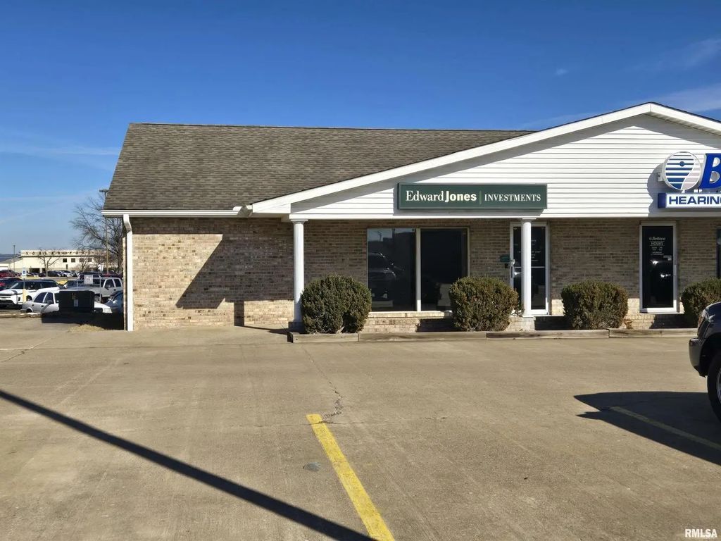 1130 E Main Street, Carbondale