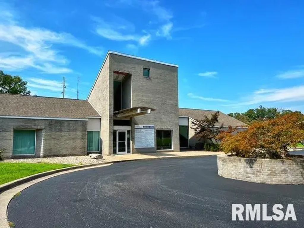 1400 N Wood Road, 