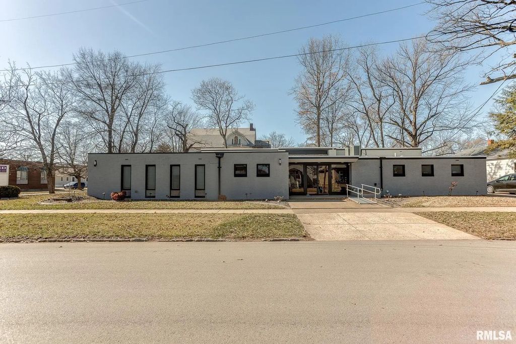 104 N Pine Street, Centralia