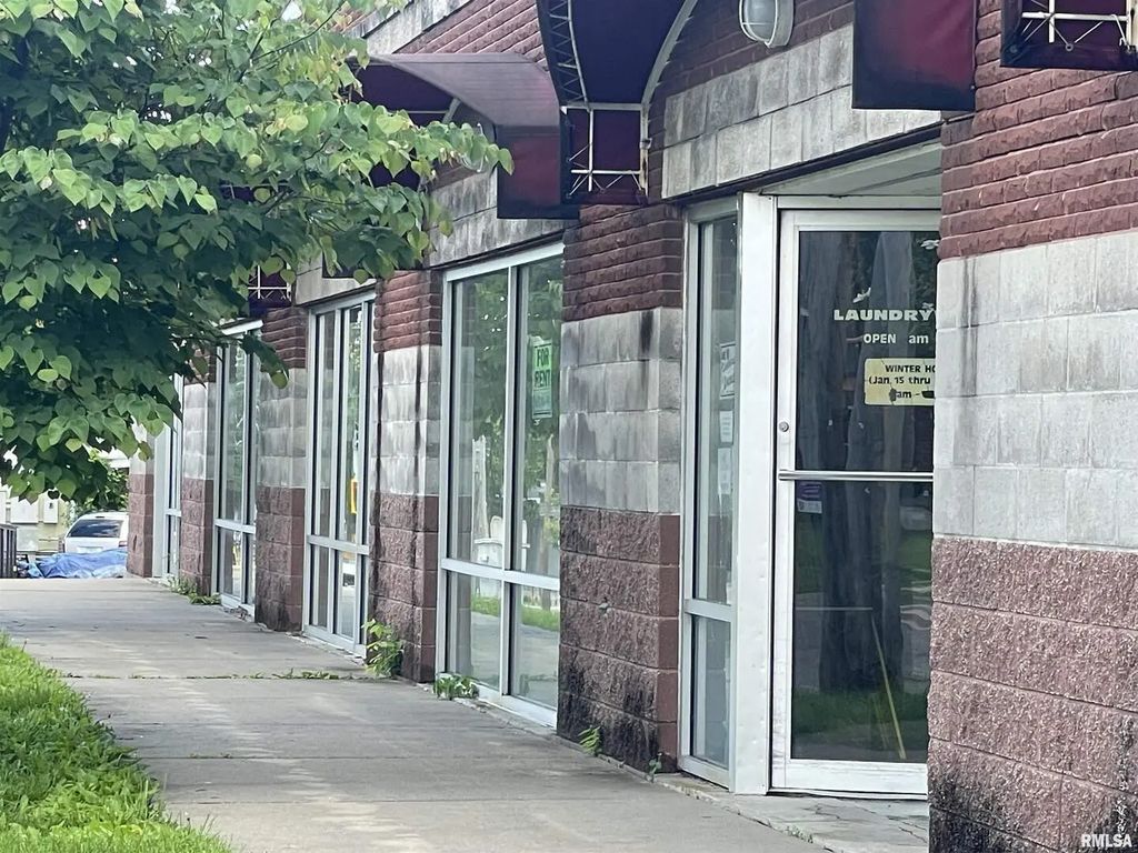 601 S University Avenue Suite 102, Carbondale