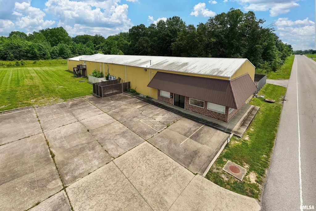 1275 N Reed Station Road, Carbondale