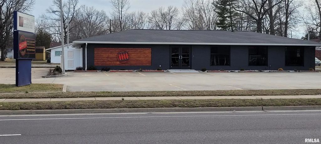 608 Eastgate Drive, Carbondale