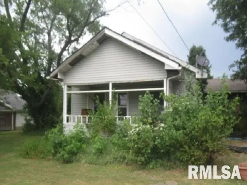 310 Blossom Street, Carterville