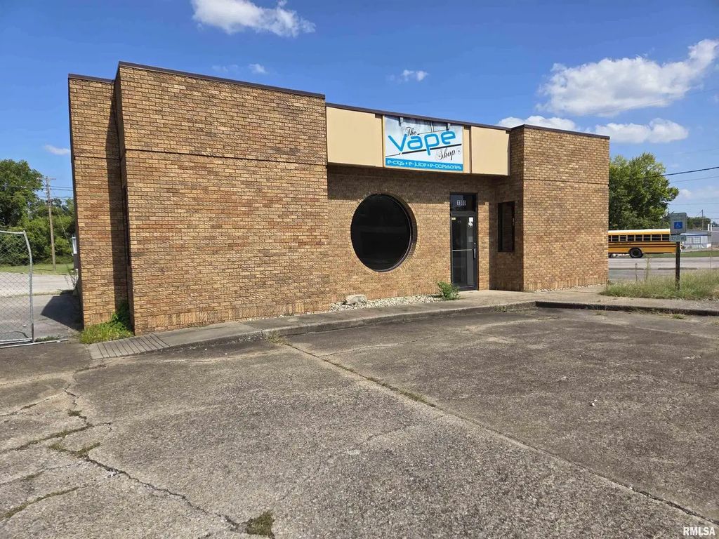 1300 W Main Street, Carbondale
