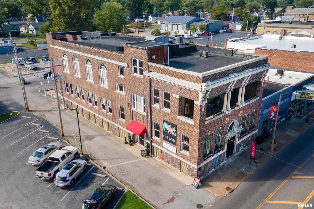1329 Walnut Street, Murphysboro