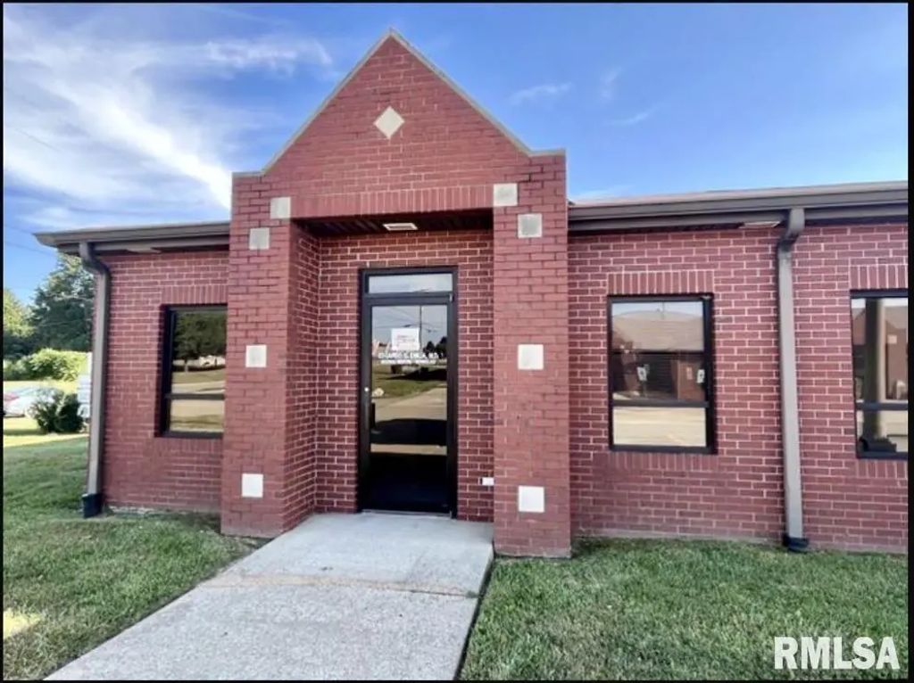 1009 S 42nd Street Suite 1, Mt Vernon