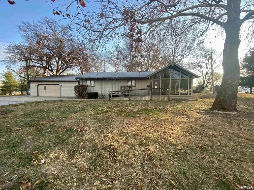 205 N Davis Avenue, Centralia