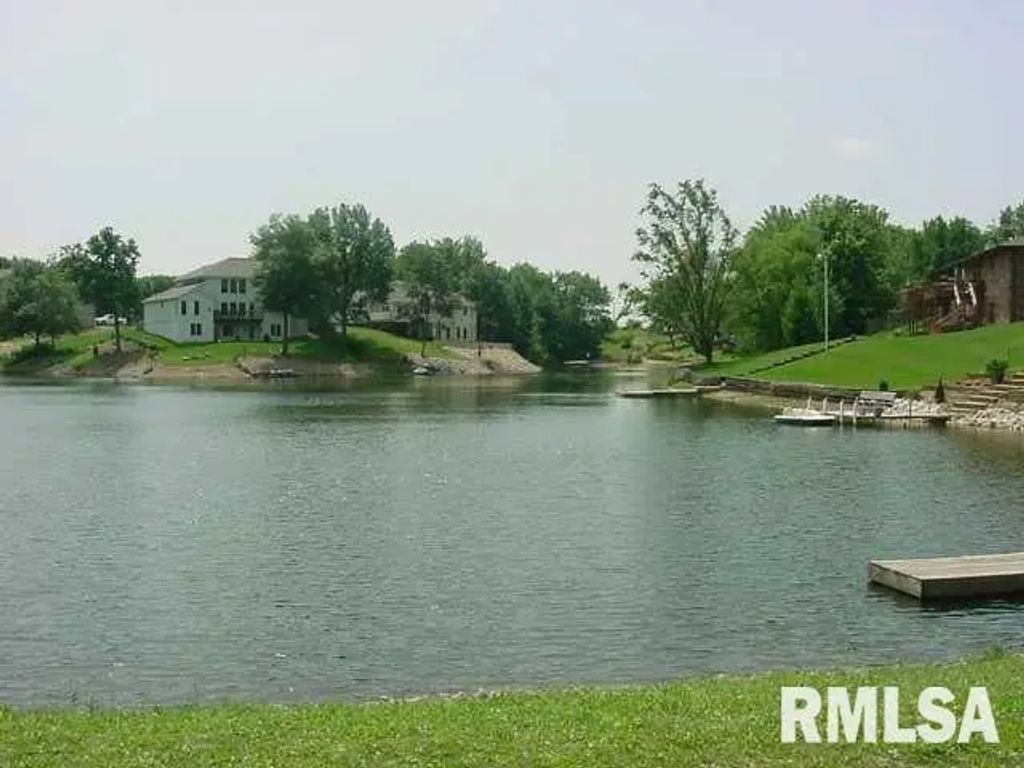 102 Rustic Lake Court, Colona